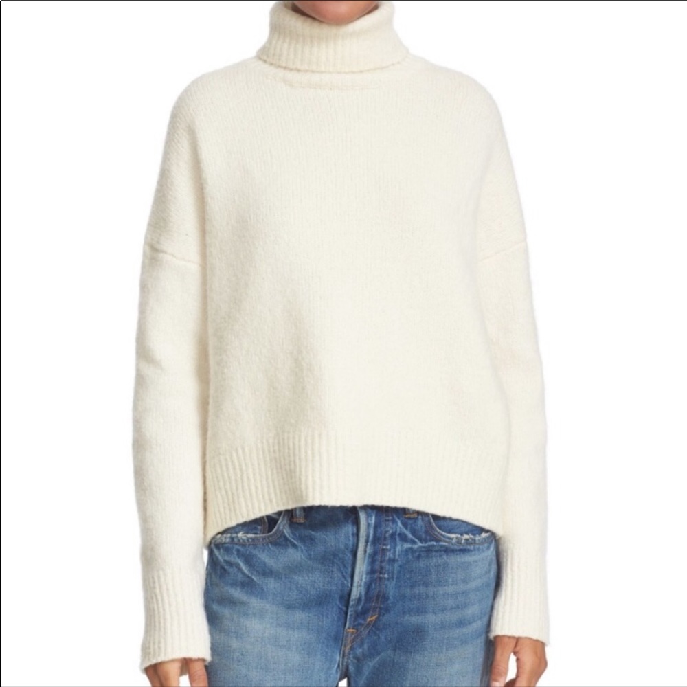 🙌🏻SOLD Vince Ivory Wool/Silk/Cashmere Sweater